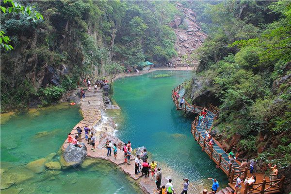 广州智汇是国际化的主题旅游服务商，提供高水平的旅游项目咨询管理服务。主要涉及：项目立项、可行性研究分析、旅游策划、旅游规划、第三方专业顾问、运营管理……是以运营价值为导向的智力机构。