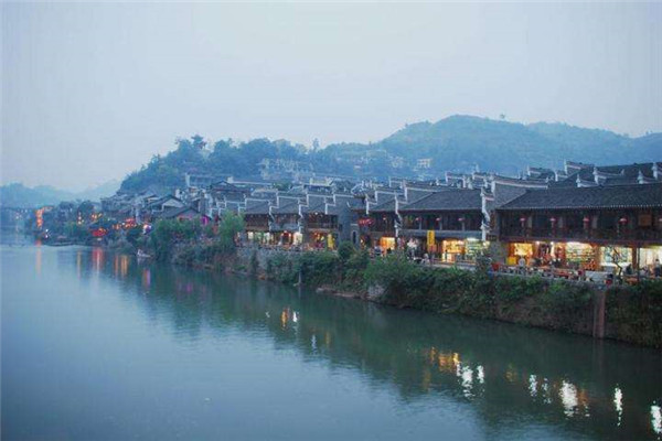 湖南省建设全域旅游基地三年行动计划