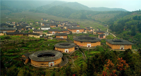 福建土楼：留住“土味”，发掘“鲜味”_旅游特色小镇策划_旅游特色小镇规划_旅游特色小镇运营管理_广州智汇