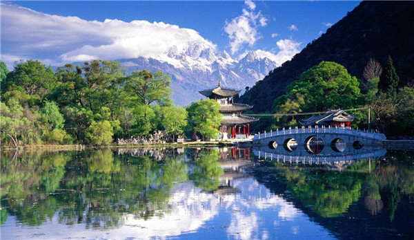 广州市智汇旅游景区管理有限公司是以提供独特创意具有良好运营效果的高质量服务成果为己任的杰出智力机构，专注于游乐、休闲、健康三大产业，提供旅游策划、旅游规划、第三方专业顾问、运营管理等服务。